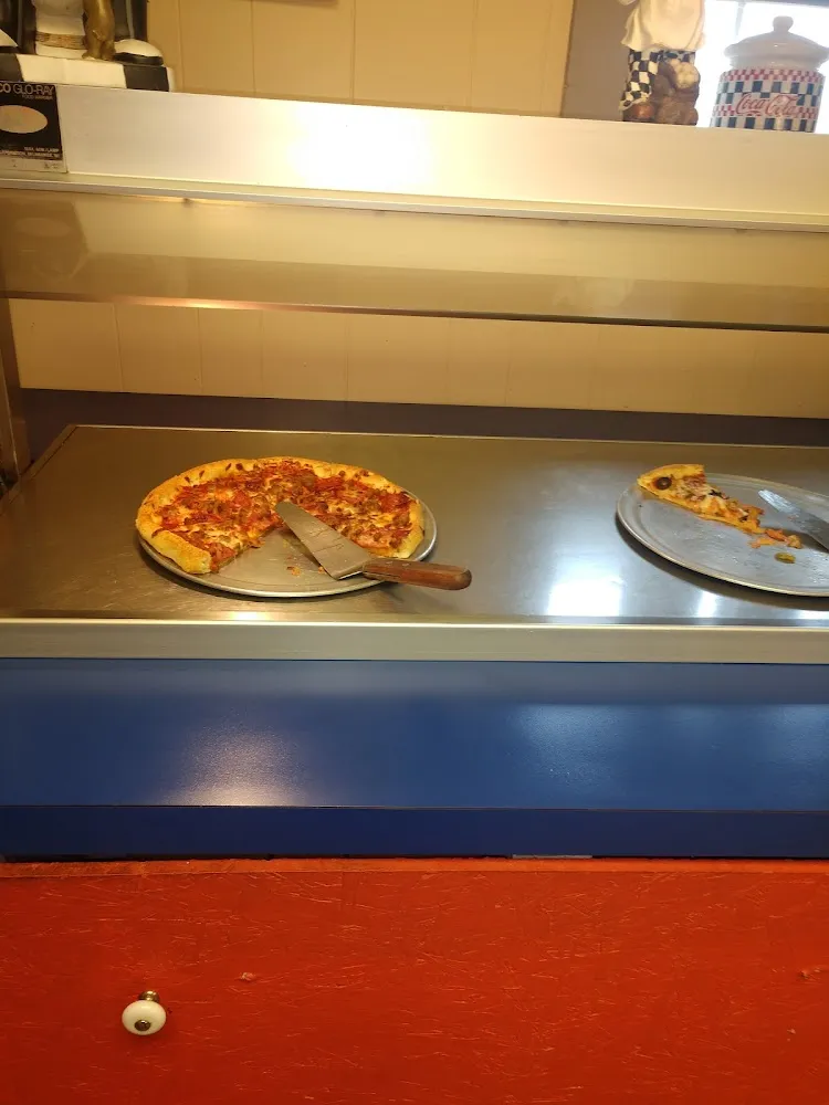 Buffet with Meat Lovers and Veggie Lovers Pizza